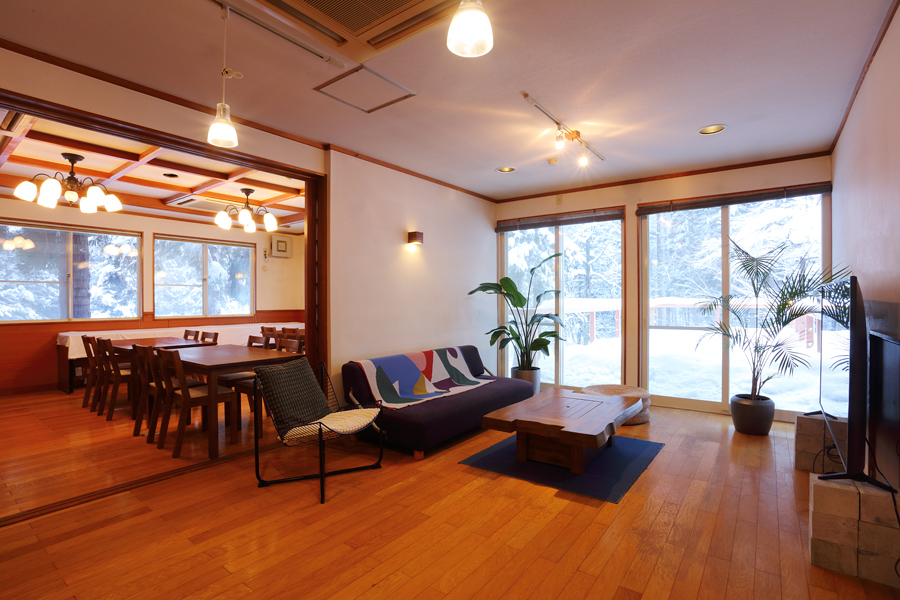 Hakuba Third Place Lodge / Lodge Giving You A Cozy Time